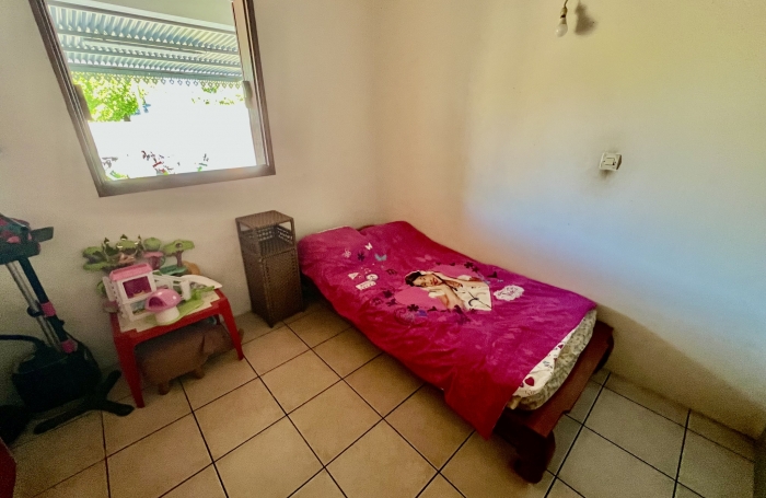 SAINT JOSEPH 97480 - MAISON DE PLAIN PIED - RAFRAICHISSEMENT À PRÉVOIR - PROCHE ECOLES