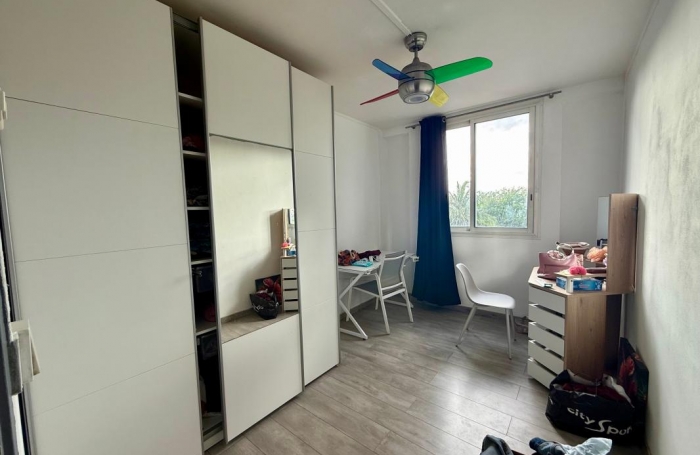 Vente Appartement 77m&sup2; 4 pièces Saint-Pierre