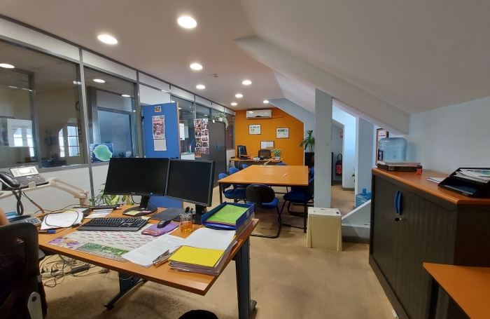 Location Local commercial 97400