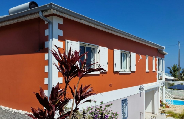 A VENDRE - Villa F4 &agrave; &eacute;tage avec piscine &agrave; Petite-Ile - 462000&euro; FAI