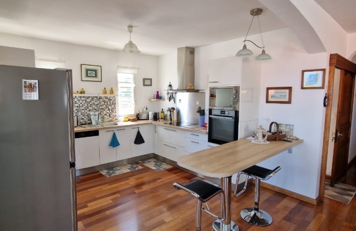 A VENDRE - Villa F4 &agrave; &eacute;tage avec piscine &agrave; Petite-Ile - 462000&euro; FAI