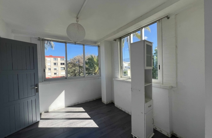 APPART T4 FRONT DE MER DE SAINT PIERRE