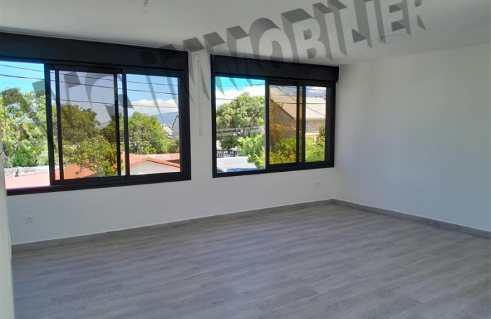 Location Local commercial 32m² Saint-Pierre