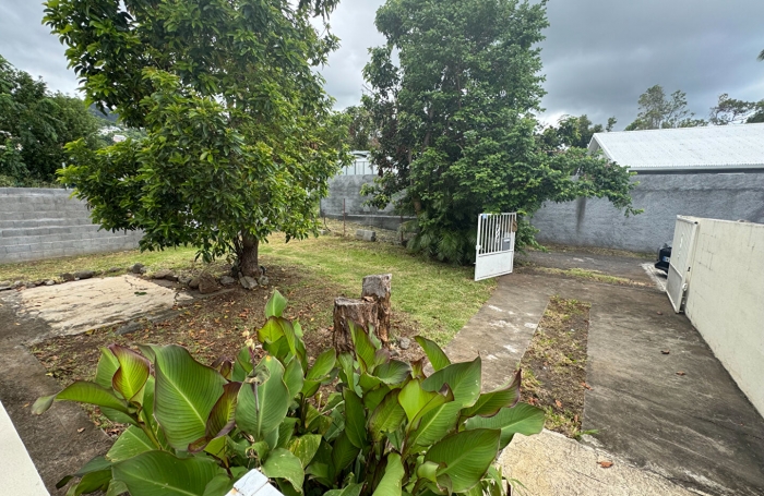 Location Local commercial 106m² 5 pièces Sainte Clotilde