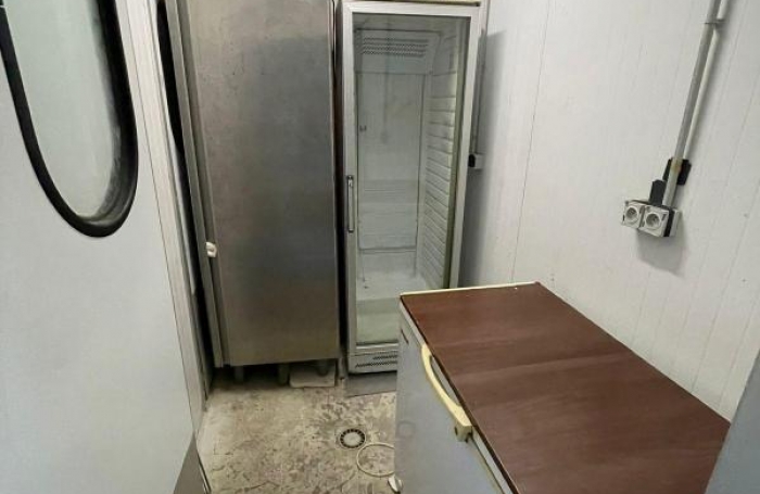 Location Local commercial 316m&sup2; 2 pi&#232;ces Saint-Benoît