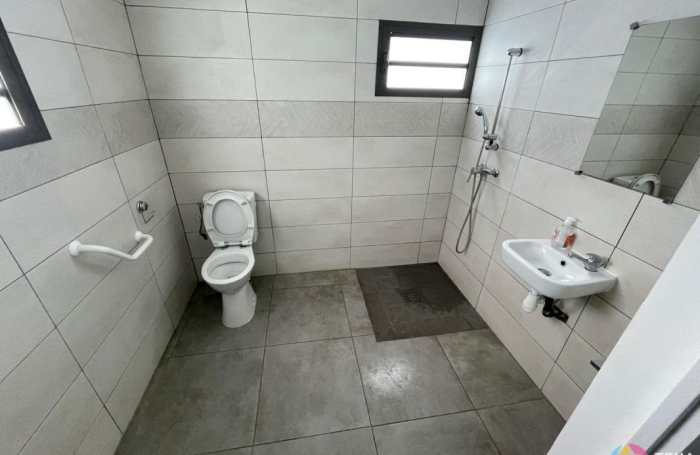 Location Local commercial 85m&sup2; 3 pièces Saint-Pierre