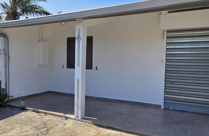 Location Local commercial 85m&sup2; 3 pièces Saint-Pierre