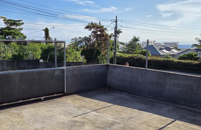 Location Local commercial 85m&sup2; 3 pièces Saint-Pierre