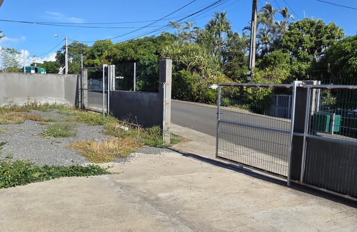 Location Local commercial 85m&sup2; 3 pièces Saint-Pierre