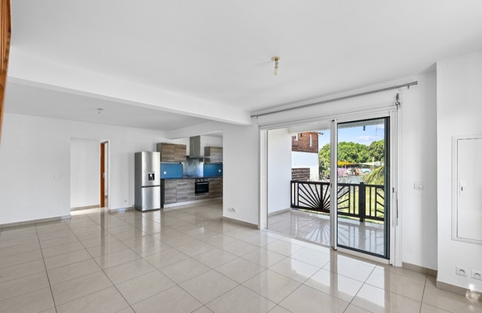 Vente Maison 95m&sup2; 4 pi&#232;ces Saint Gilles les Bains