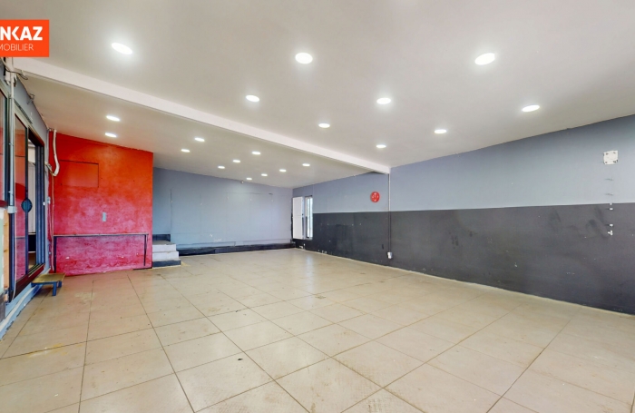 Location Local commercial 120m² 1 pièce Saint-Pierre