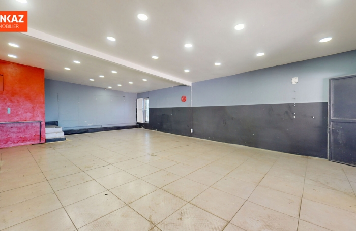 Location Local commercial 120m² 1 pièce Saint-Pierre