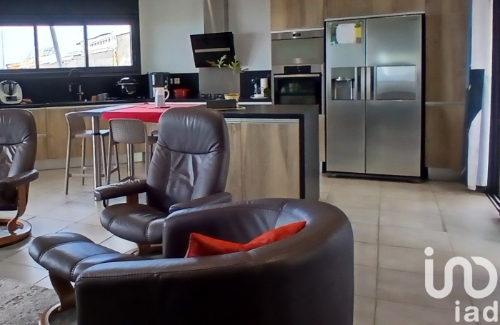 Vente Divers 102m&sup2; 3 pi&#232;ces Saint Joseph