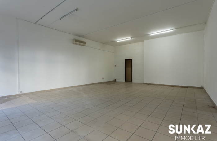 Location Local commercial 70m² 2 pièces Saint-Pierre
