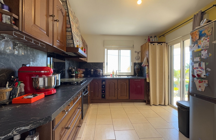 Vente Maison 150.06m&sup2; 5 pi&egrave;ces Sainte Clotilde