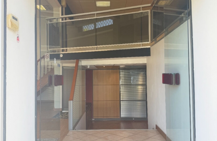 Location Local commercial 101.27m² Saint Denis