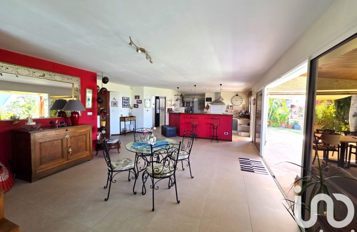 Vente Maison 161m&sup2; 4 pièces Saint Gilles les Bains