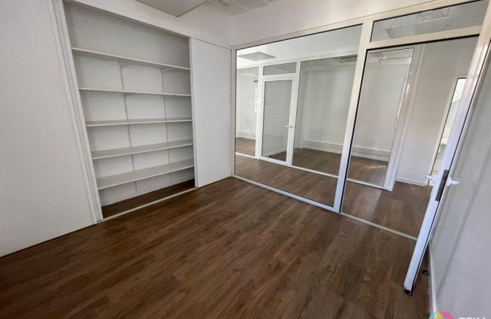 Location Bureaux 70m&sup2; 5 pi&#232;ces Saint Denis