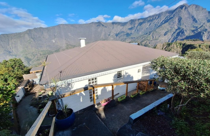 Vente Maison 185m&sup2; 4 pi&#232;ces Cilaos