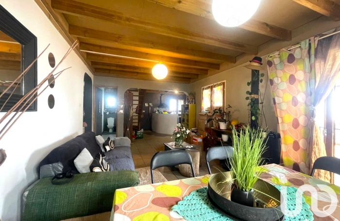 Vente Maison 117m&sup2; 6 pi&#232;ces Saint Gilles Les Hauts