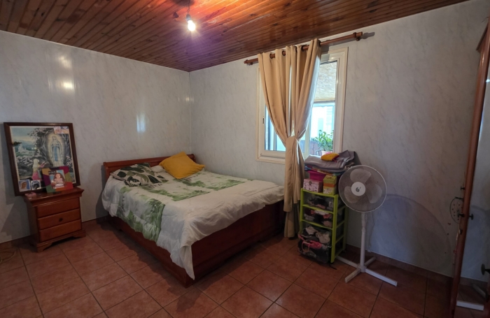 SAINT JOSEPH 97480 - MAISON F3 DE PLAIN PIED - GARAGE - SECTEUR VERDOYANT