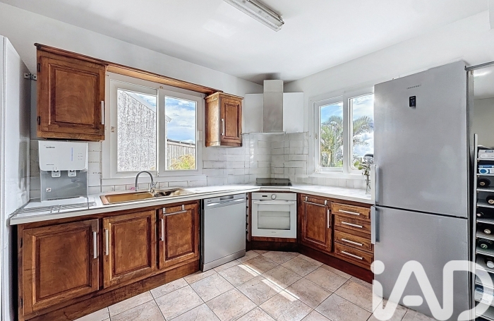 Vente Divers 185m&sup2; 5 pi&#232;ces Sainte Marie