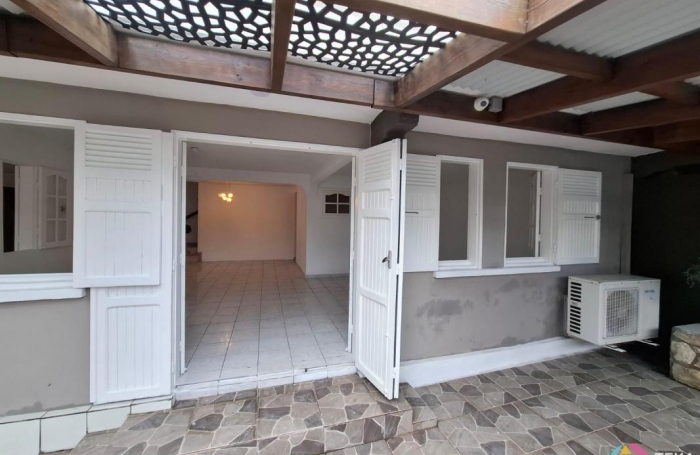 Location Maison 142m&sup2; 6 pi&#232;ces Saint André