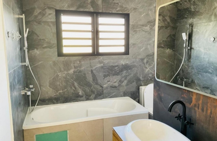 Vente Maison 122m&sup2; 5 pi&#232;ces Saint Gilles les Bains