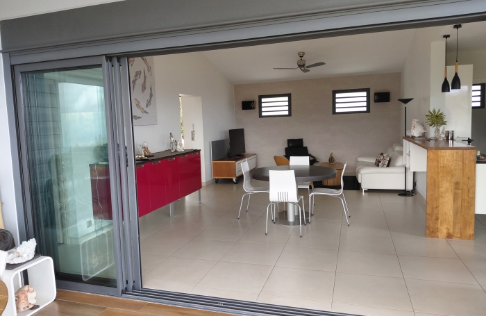 LA POSSESSION, MAGNIFIQUE VILLA  T5 BORD DE RAVINE