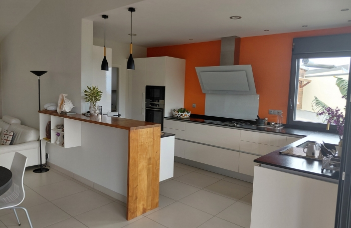 LA POSSESSION, MAGNIFIQUE VILLA  T5 BORD DE RAVINE