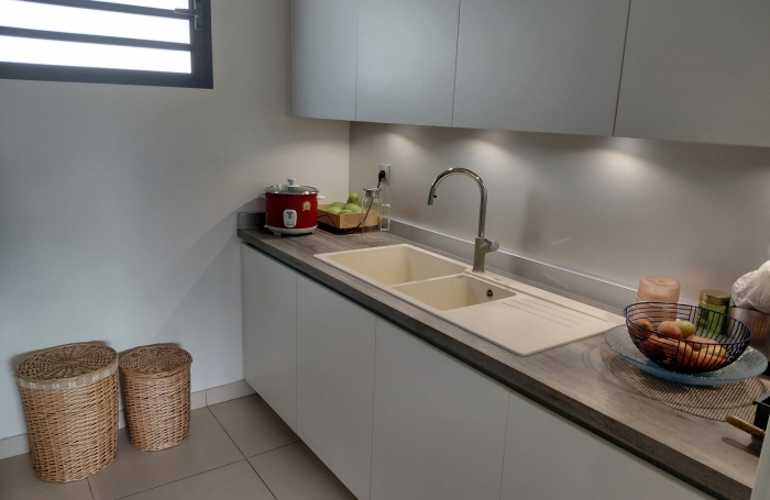 LA POSSESSION, MAGNIFIQUE VILLA  T5 BORD DE RAVINE