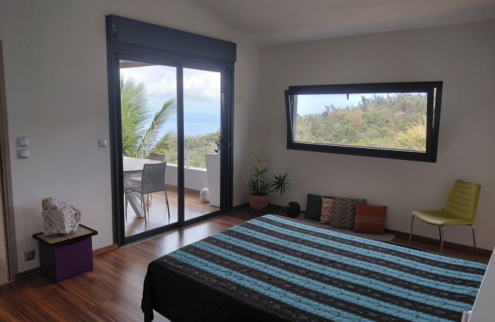 LA POSSESSION, MAGNIFIQUE VILLA  T5 BORD DE RAVINE