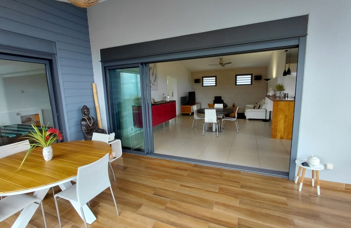 LA POSSESSION, MAGNIFIQUE VILLA  T5 BORD DE RAVINE