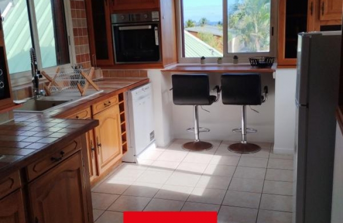 Vente Maison 123m&sup2; 8 pi&#232;ces Saint Gilles les Bains