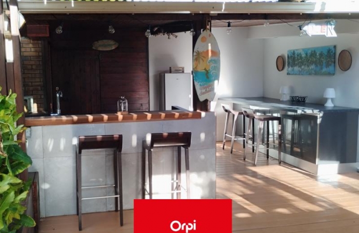 Vente Maison 123m&sup2; 8 pi&#232;ces Saint Gilles les Bains