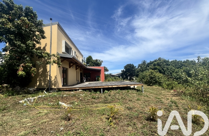 Vente Divers 140m&sup2; 4 pi&#232;ces Saint-Pierre