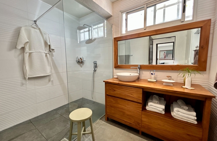 Vente Maison 167m&sup2; 6 pi&egrave;ces Saint Gilles les Bains