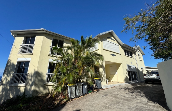 Location Maison 305.12m² 8 pièces Saint Denis