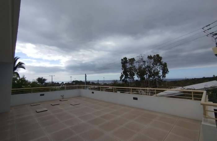 Location Appartement 94.6m&sup2; 4 pi&#232;ces Saint Gilles les Bains