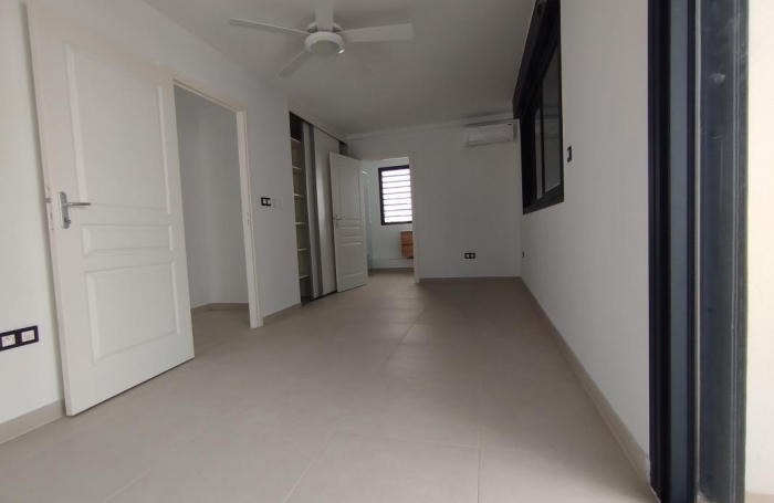 Location Appartement 94.6m&sup2; 4 pi&#232;ces Saint Gilles les Bains