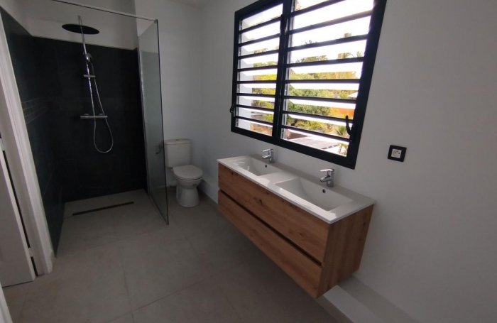 Location Appartement 94.6m&sup2; 4 pi&#232;ces Saint Gilles les Bains