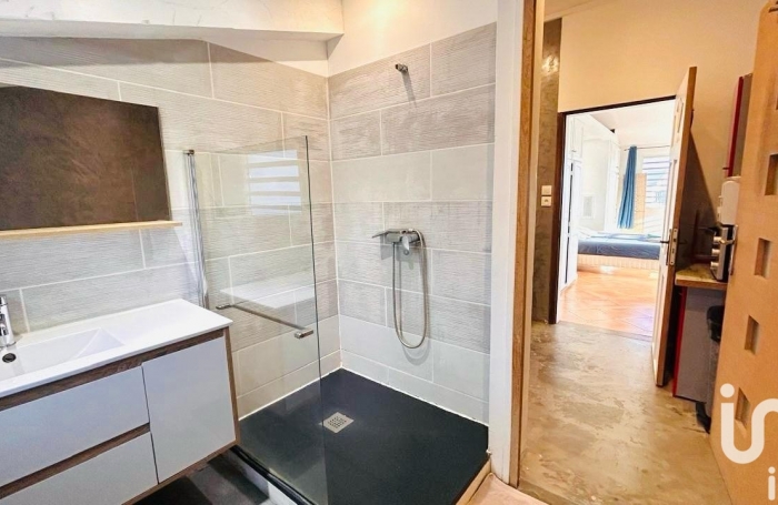 Vente Local commercial 41m&sup2; 2 pi&#232;ces Saint-Pierre