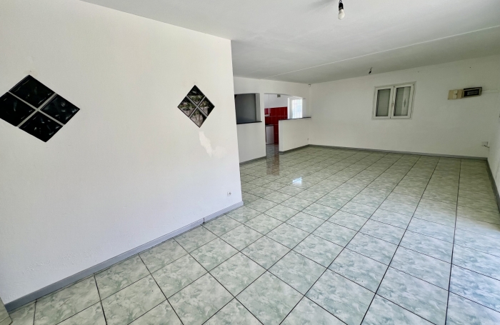 SAINT JOSEPH 97480 - VILLA &Agrave; &Eacute;TAGE - BEAUX VOLUMES - MAGNIFIQUE VUE MER - PROCHE ETABLISSEMENTS SCOLAIRE