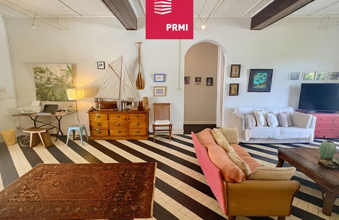 Vente Maison 144m&sup2; 6 pi&egrave;ces Saint Gilles les Bains