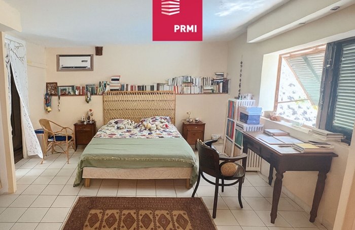 Vente Maison 144m&sup2; 6 pi&egrave;ces Saint Gilles les Bains