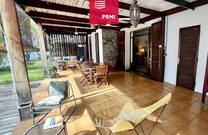 Vente Maison 144m&sup2; 6 pi&egrave;ces Saint Gilles les Bains