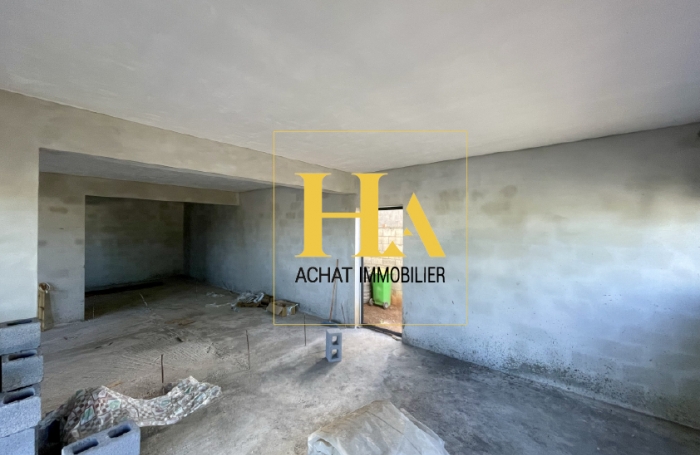 Location Local commercial 82m² Etang-Sale