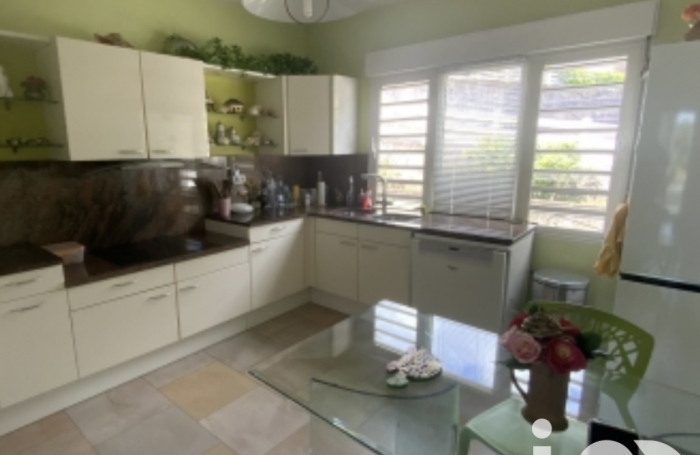 Vente Divers 187m&sup2; 6 pi&#232;ces La Montagne