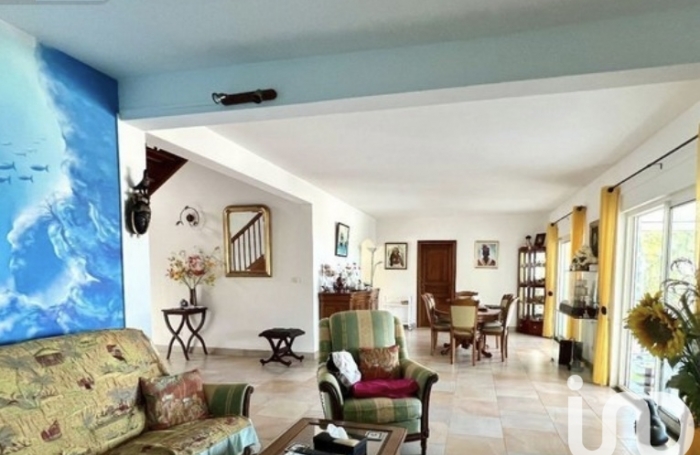 Vente Divers 187m&sup2; 6 pi&#232;ces La Montagne