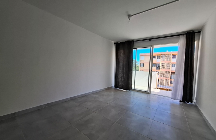 Location Appartement 59.47m² 3 pièces Saint Denis